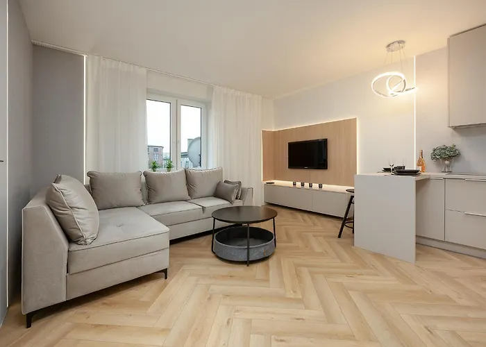 1 Maja Designer By Host *